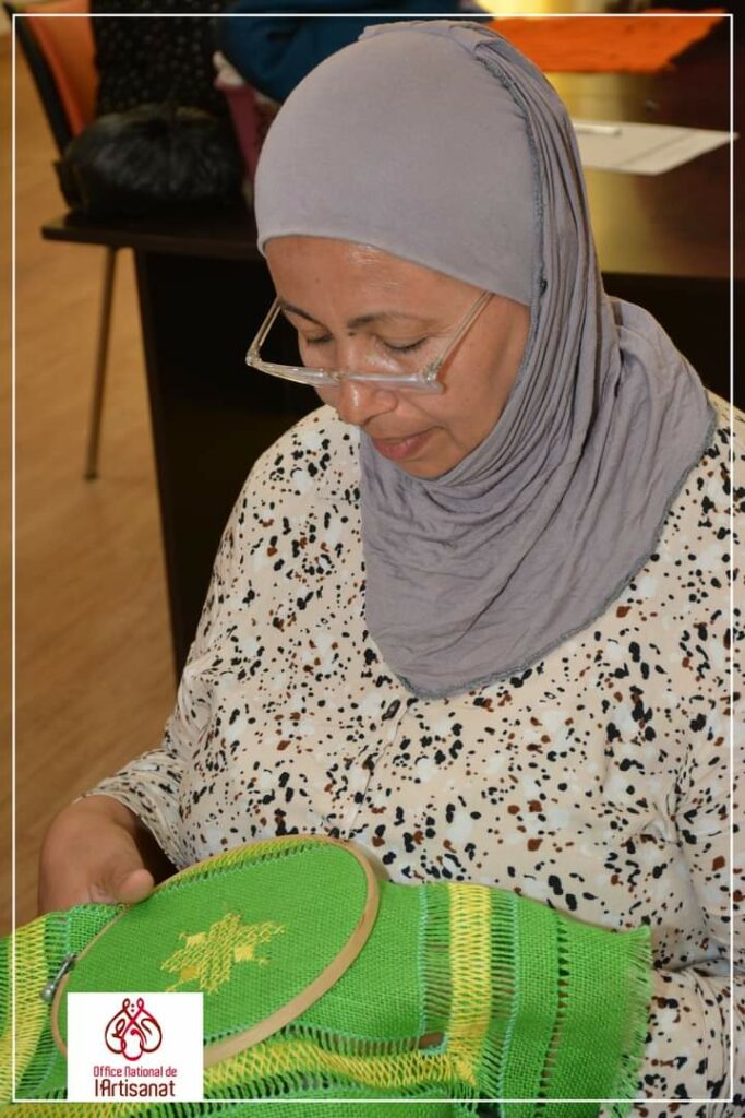 تطوير مهارات التطريز اليدوي في تونس: دورة تكوينية في الديوان الوطني للصناعات التقليدية Tunisie