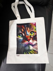 Totebag artisanal en vente , créé avec soin par l’atelier des merveilles By ihsen Pratique, élégant et unique , parfait pour toutes vos sorties