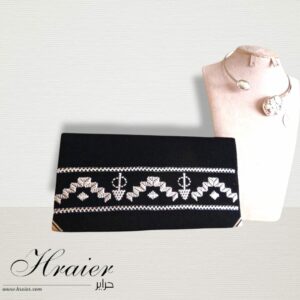 pochette noir brodée en argent