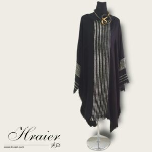 Robe noir en laine traditionnel