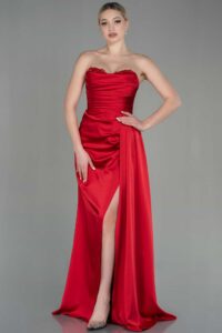 Robe de soirée longue en satin rouge avec décolleté plongeant - Acheter en ligne Tunisie