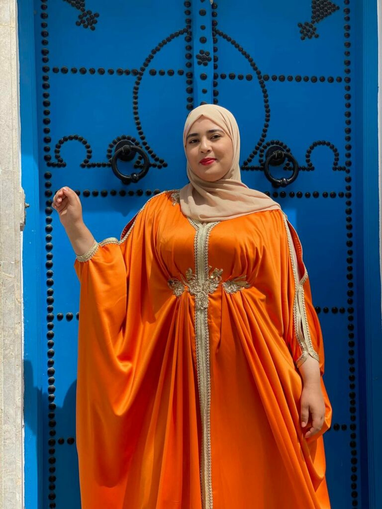 Caftan Tunisien Traditionnel orangé en Soie : Élégance et Authenticité Tunisie