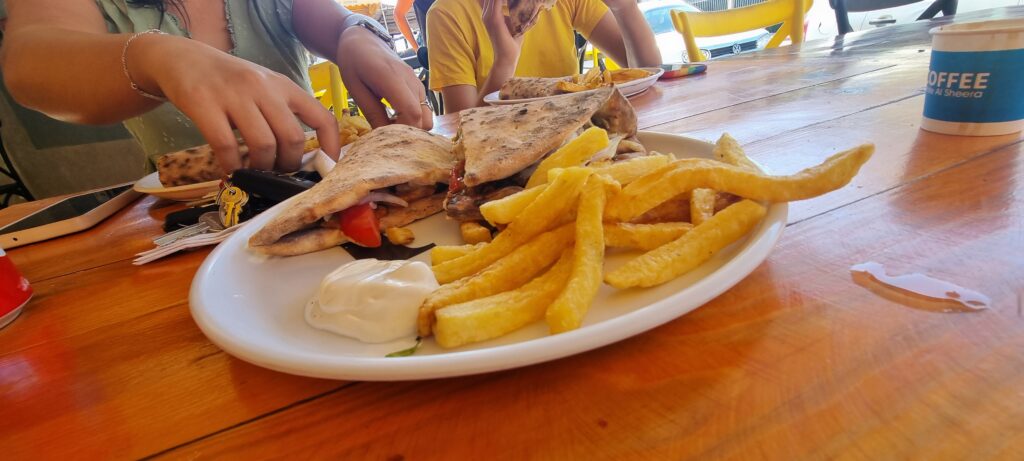Découverte savoureuse au restaurant Pizza Street à Ghar El Melh Tunisie