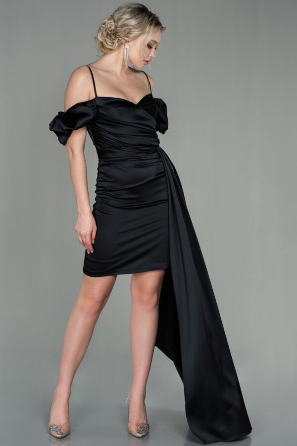 Élégance intemporelle Mini robe noire. Tunisie