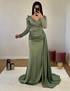 Robe en satin à manches longues, parfaite pour les soirées élégantes. Tunisie