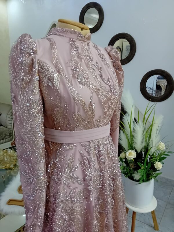 Robe en rose, modèle Rita Tunisie