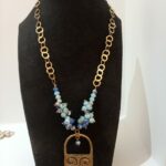 Collier fait à main