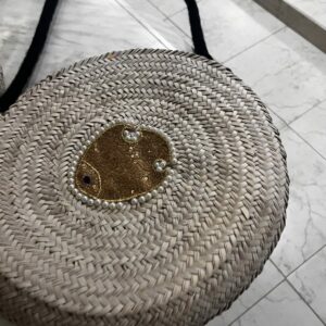 Sac sport & chic en paille naturelle et bandoulière en fil coton