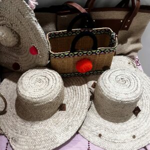 2 chapeaux artisanaux assortis pour Elle & Lui , alliant style et tradition avec une touche personnelle