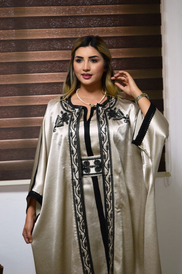 Caftan tunisien en broderie tunisienne Tunisie