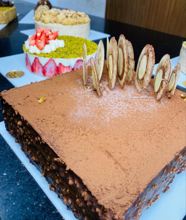 Gâteau fruits secs/chocolat/Othello/nougatine Tunisie