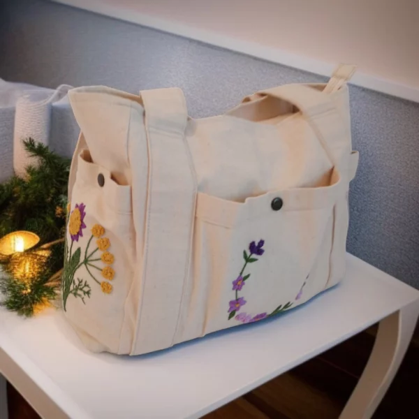 Sac brodé fait main - Raffinement floral