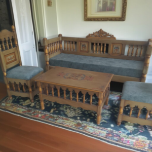 Banc, deux chaises et table traditionnelle, dimensions et couleurs au choix