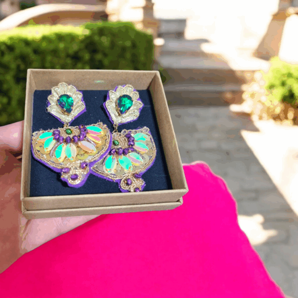 Boucles d’oreilles avec motif brodé à la main Tunisie