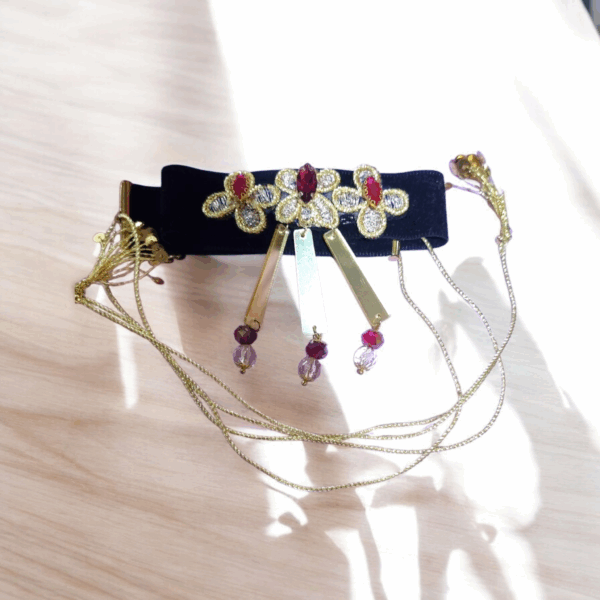 Collier brodé à la main avec motif décoratif Tunisie