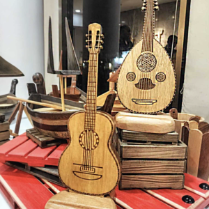 Support smartphone en bois guitare & oud Tunisien Tunisie