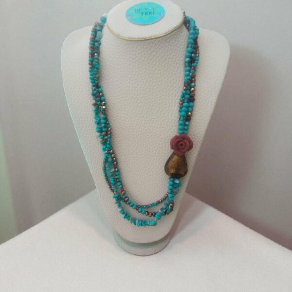 Collier avec fleurs aanbar Tunisie