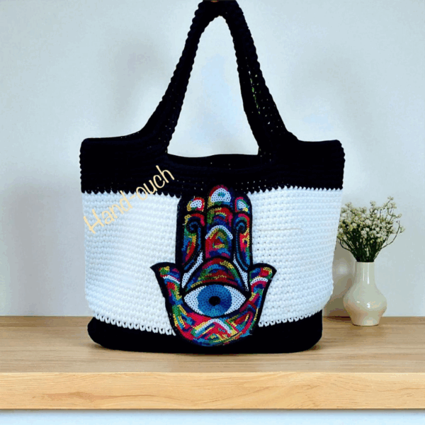 Sac black and white joliesse crochet avec khomsa Tunisie