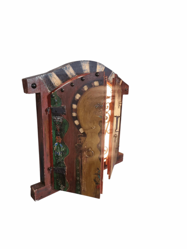 Fenêtre antique restauré pour décoration intérieur avec porte Tunisie