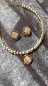 Parure élégante perles et strass en doré 9 en Tunisie Parure élégante perles et strass en doré Tunisie