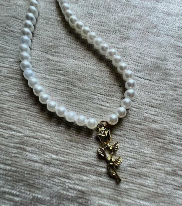 Collier en perles avec un motif en acier inoxydable Tunisie