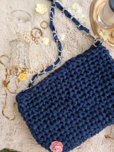 Sac en crochet satiné taille moyenne Tunisie