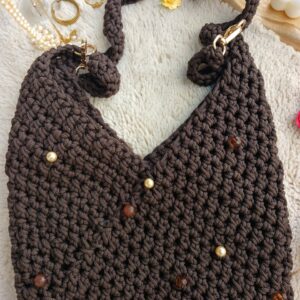 Sac à main en crochet marron forme triangle Tunisie