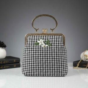 Sac à Main Vintage Tweed Noir & Blanc avec Broderie Florale Tunisie