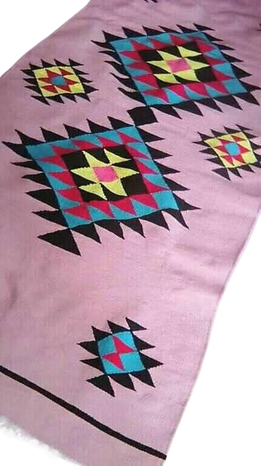 WhatsApp_Image_2026-05-31_at_20.32.17-removebg-preview (1) Kilim triangulaire en tissu rose Tunisie