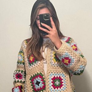 Gilet "Granny Square" en Crochet – Le Gilet Coloré & Tendance 23 en Tunisie Gilet "Granny Square" en Crochet – Le Gilet Coloré & Tendance Tunisie