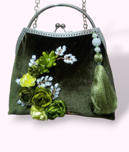 Sac Pochette en Velours Vert Olive – Broderies de Roses en Ruban & Style Vintage Tunisie