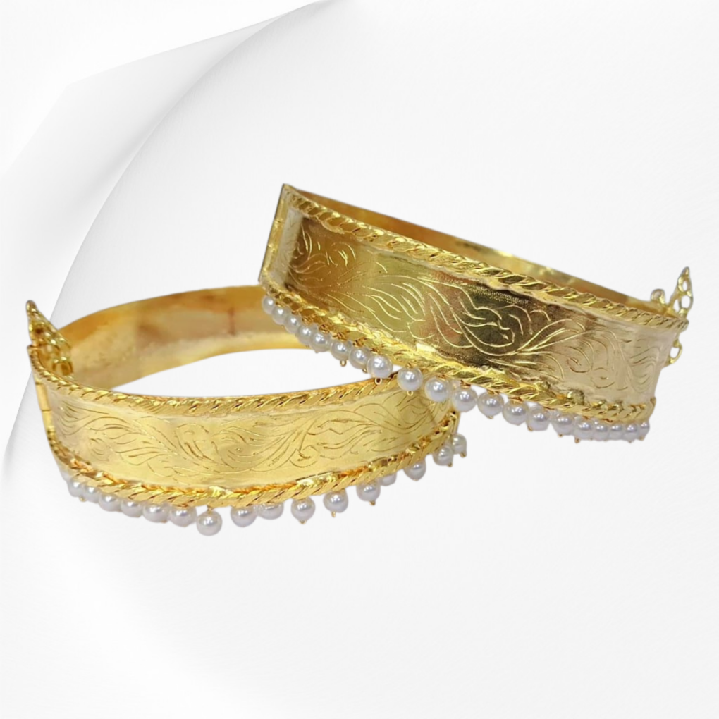 1000396857.png Bracelets Cuivre Joncs Ciselés Dorés et Franges de Perles Tunisie