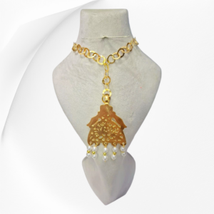 Collier Chaîne à Maillons et Pendentif Ajouré Doré 1 en Tunisie Collier Chaîne à Maillons et Pendentif Ajouré Doré Tunisie