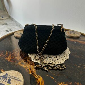 Sac Pochette en Crochet Noir – Élégance Nocturne & Chaîne Dorée Tunisie