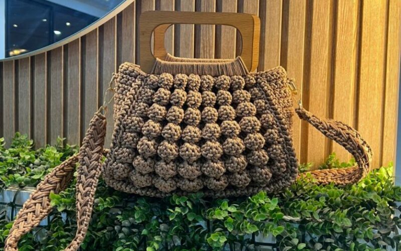 HAND MADE BY LOUMA