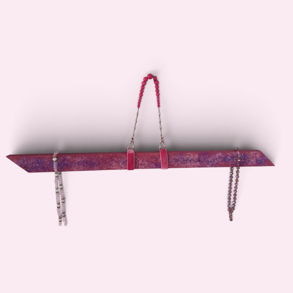 1000416465.png Suspension en bois,violet pailletée, peinte à la main Tunisie